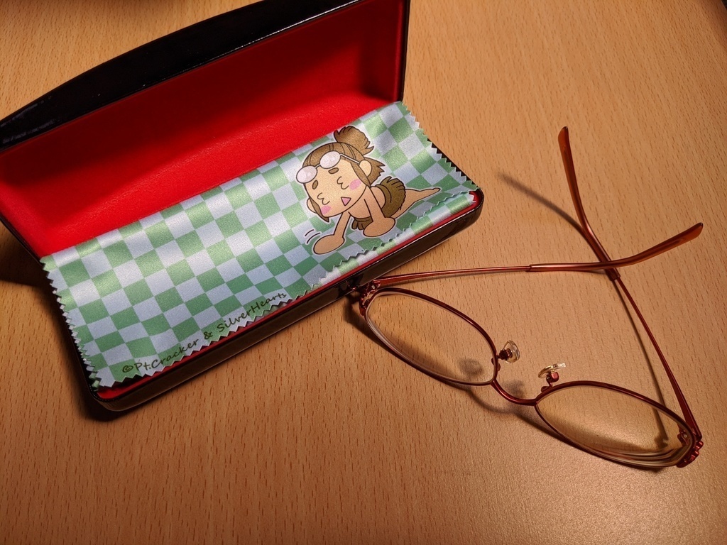 地底人みぃたんメガネ拭き