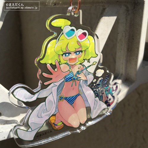 「実験失敗水着Qちゃん」アクリルキーホルダー