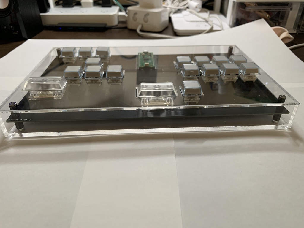 2024年度版キーボード型薄型アーケードコントローラー