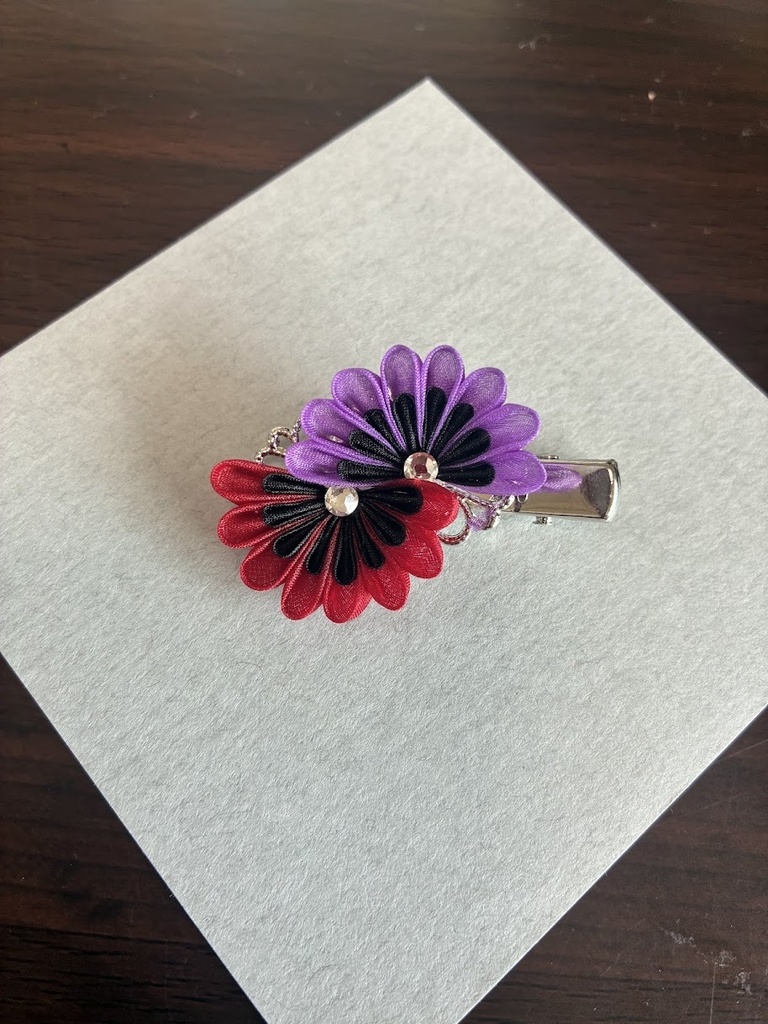 ＊つまみ細工＊　シュタルク×フェルン　ヘアクリップ