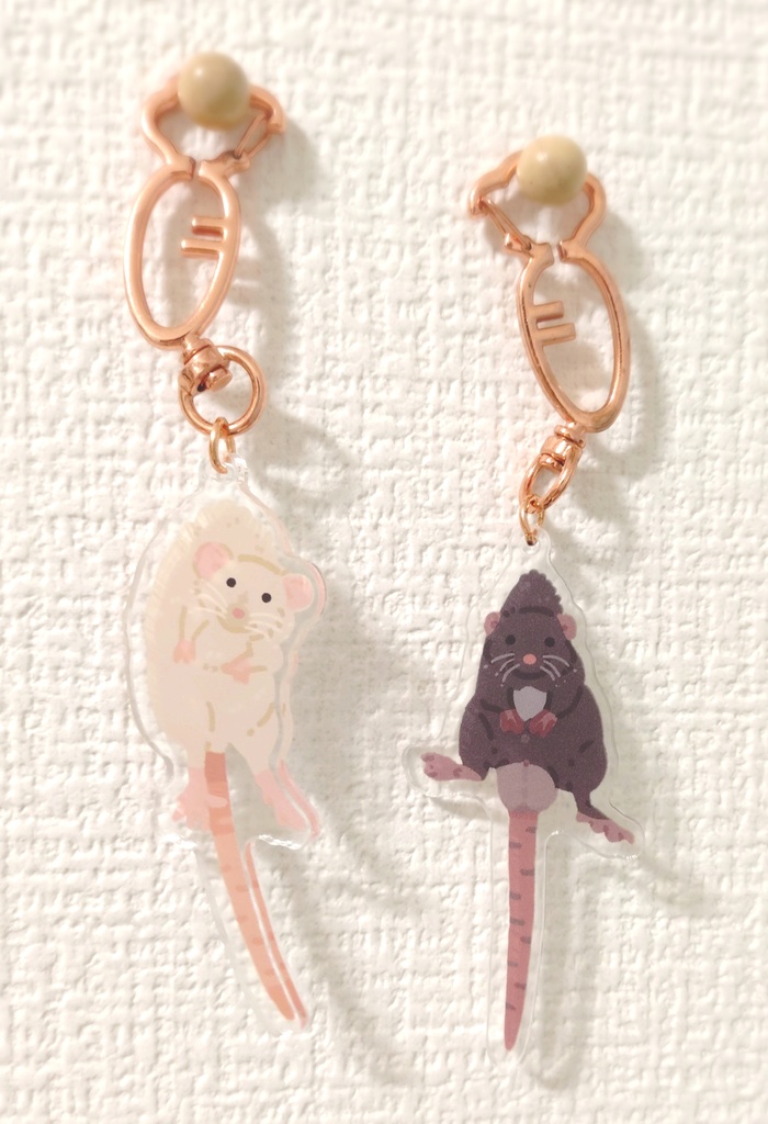 【受注生産受付中】掴まれラットさんアクキー