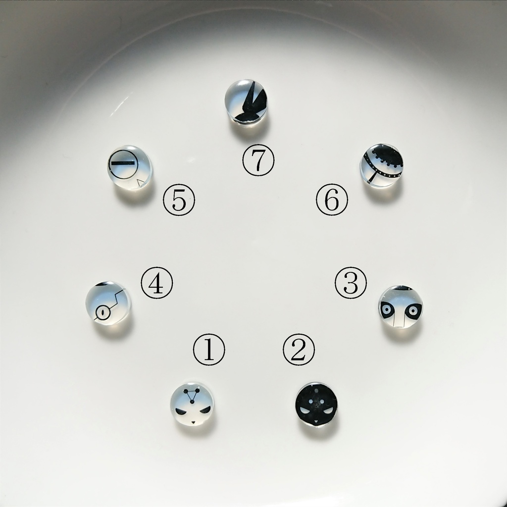 十種影法術のスタッドピアス