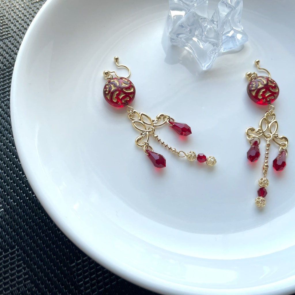 英傑たちのピアス