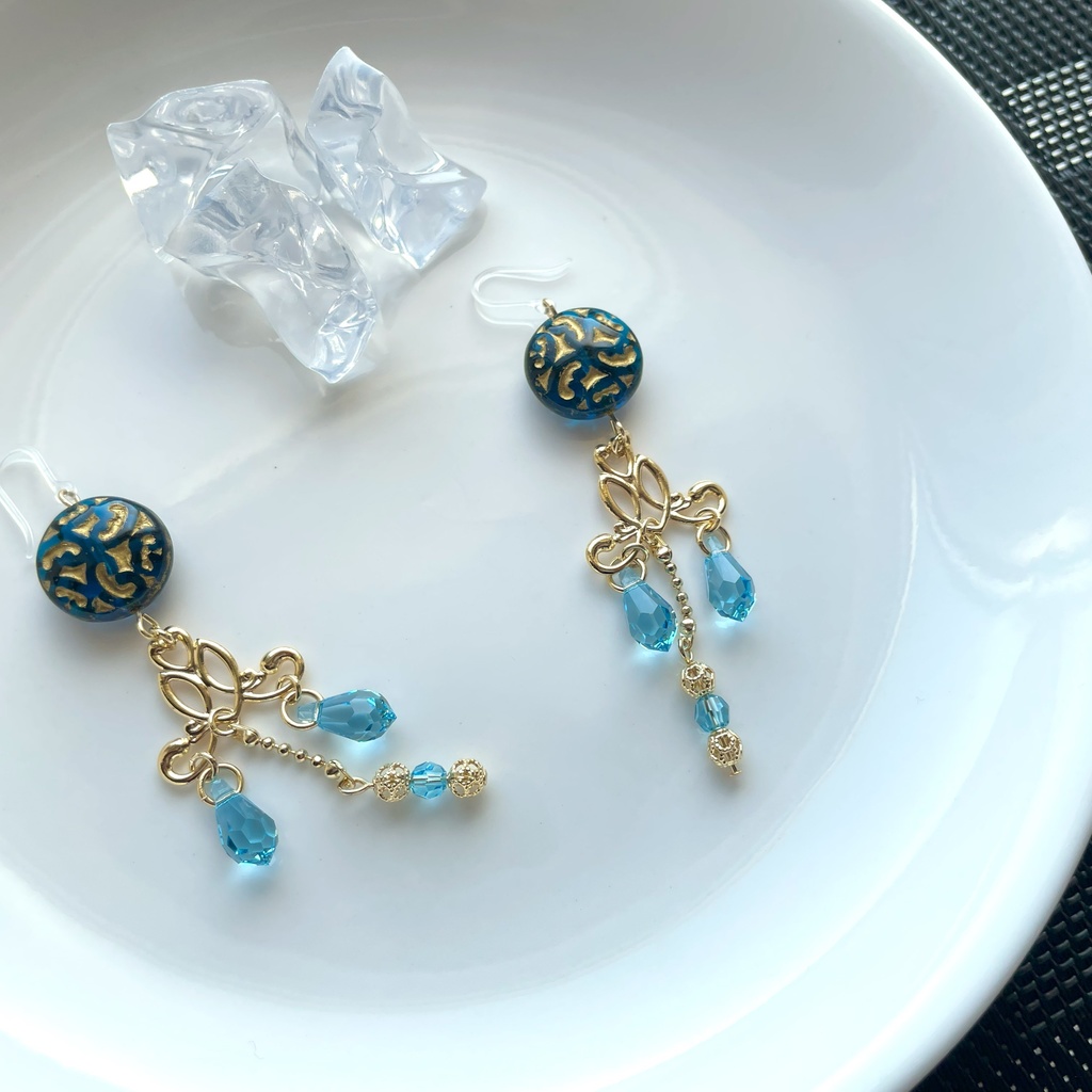 英傑たちのピアス