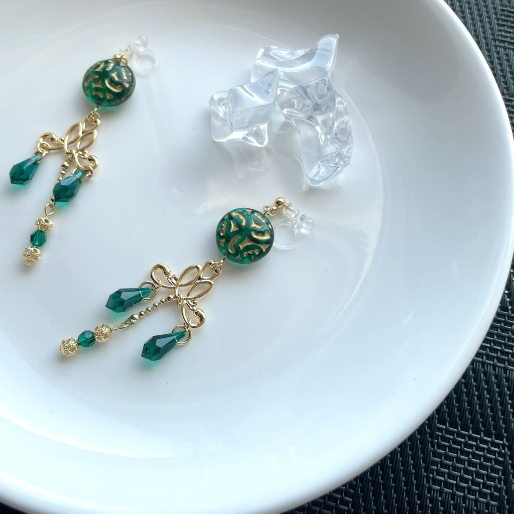 英傑たちのピアス