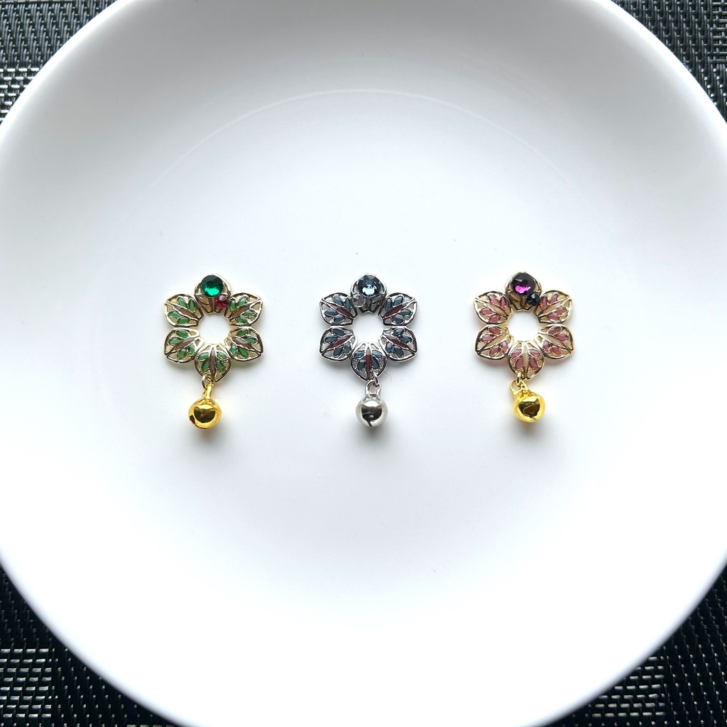 三名槍の鈴ピアス