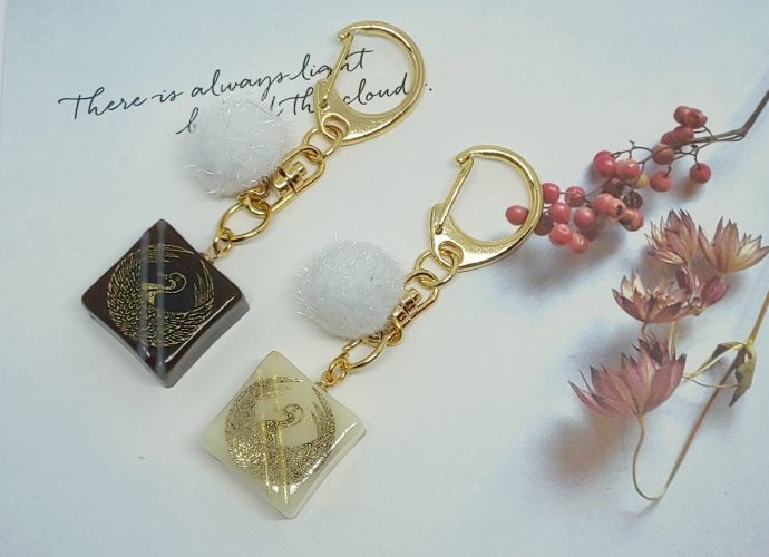 刀紋入りチョコ型キーホルダー