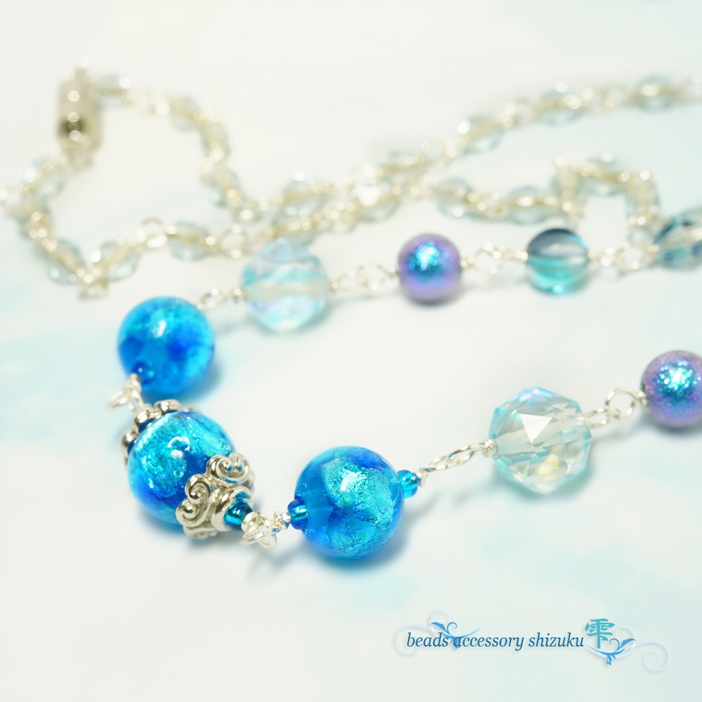 蓄光 ホタル玉ショートネックレス ブルー Beads Accessory 雫 Booth