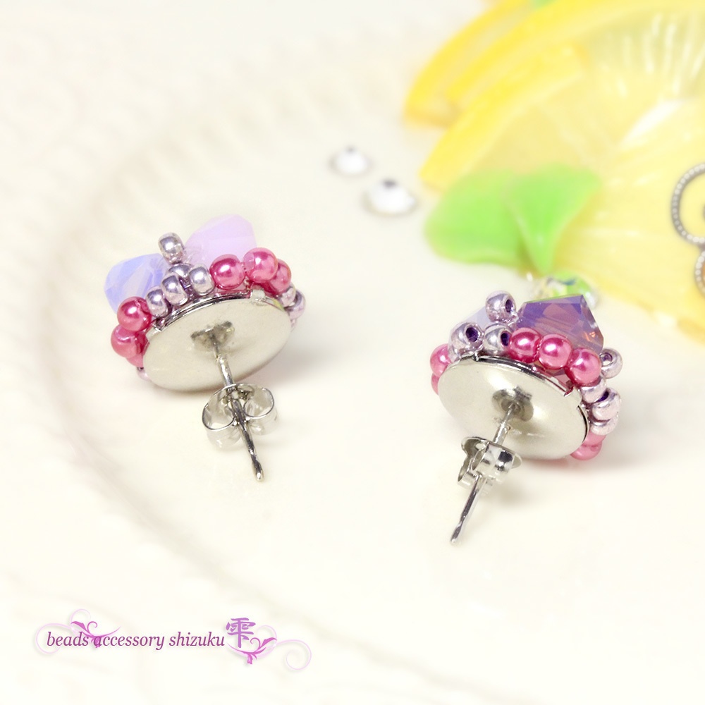 3色スワロのラベンダーピアス