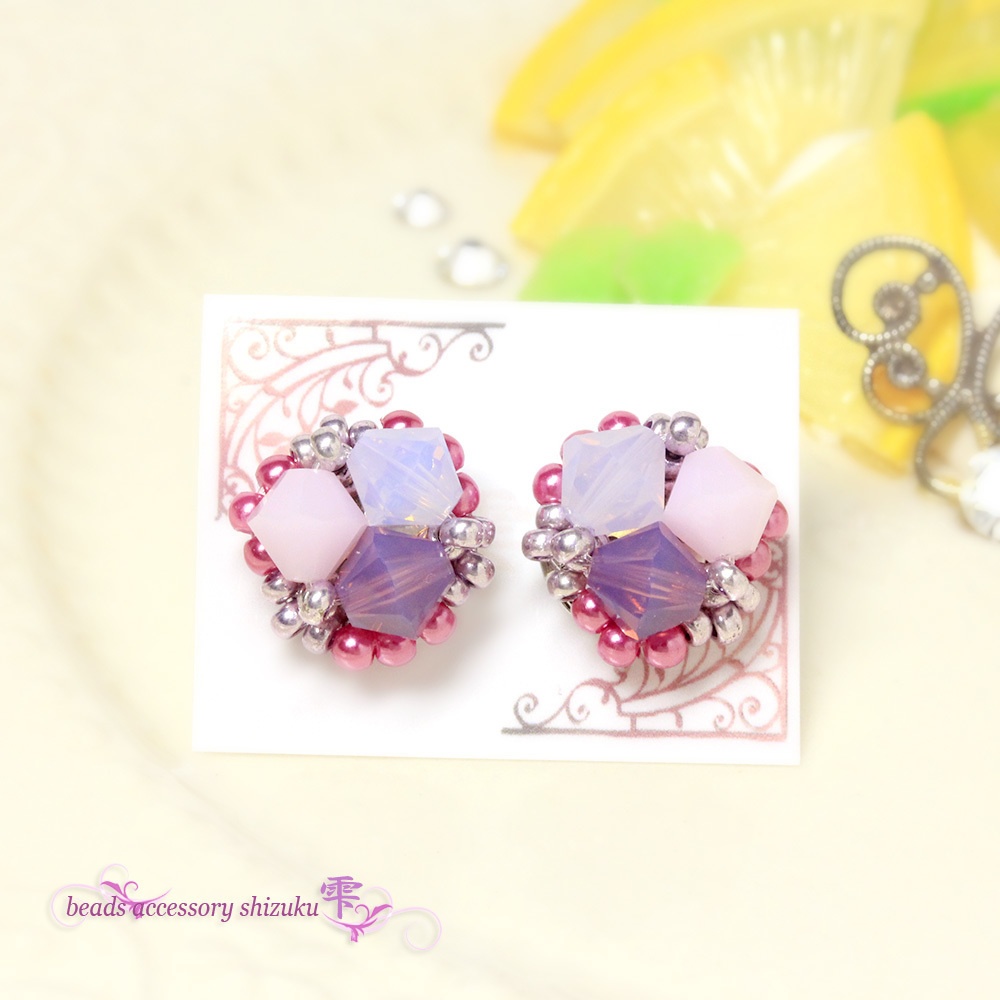 3色スワロのラベンダーピアス