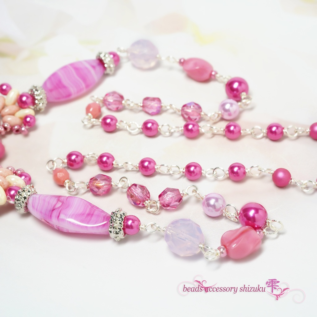 花編みショートネックレス*チェリーピンク