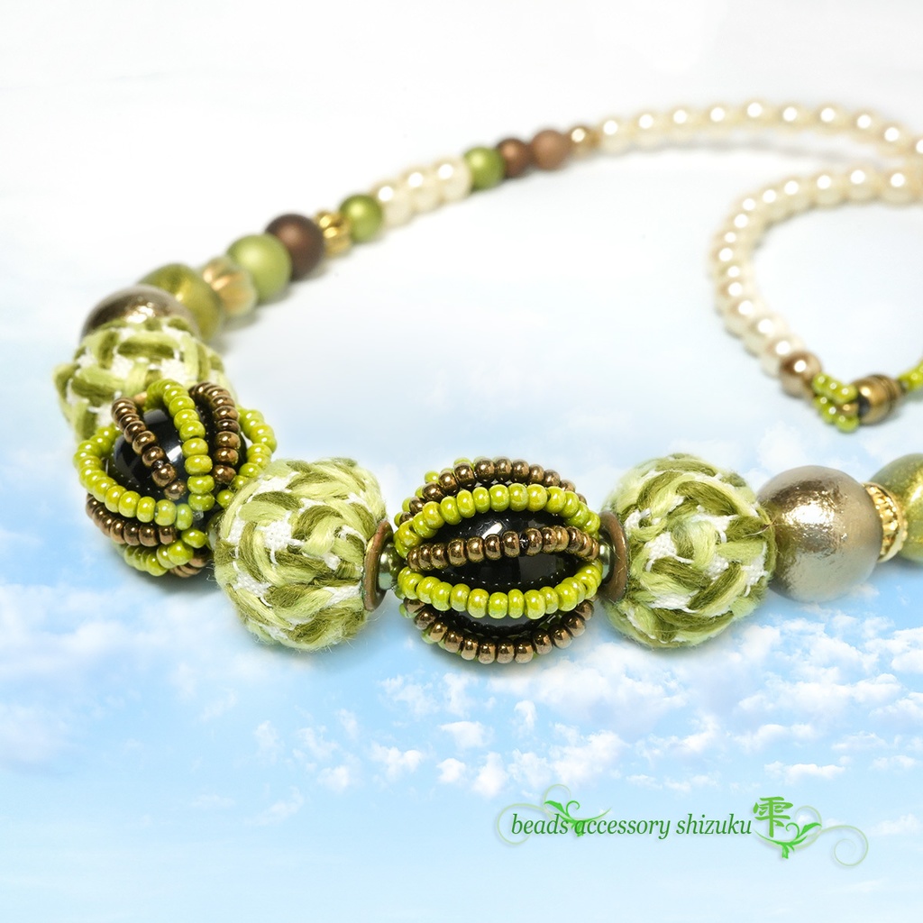 ファブリックビーズボール ショートネックレス*ピスタチオ