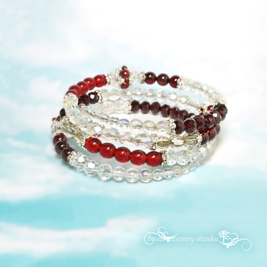 3連コイルブレスレット*クリア×チェリーカルセドニー