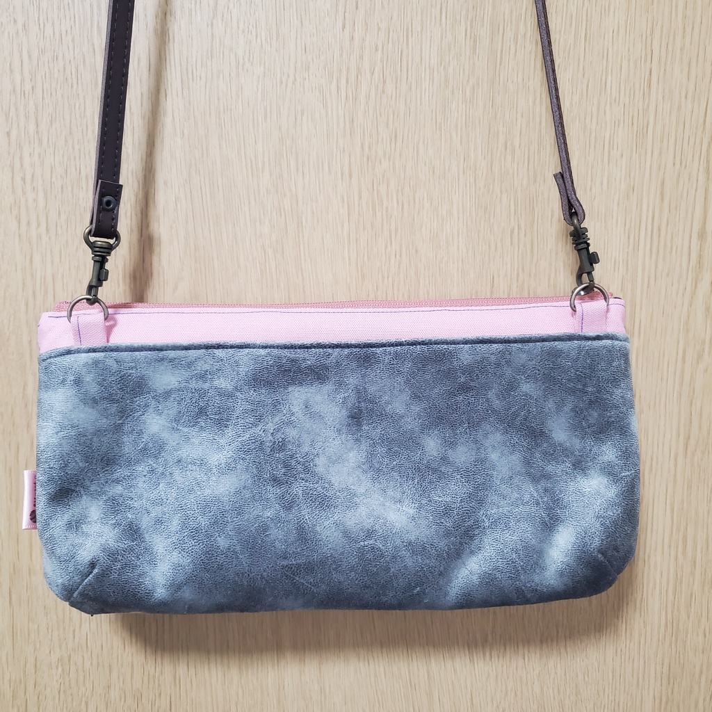 🐈25cmファスナーのポシェットにもできる2-WEYポーチ(ピンク)🍆🐬送料込み