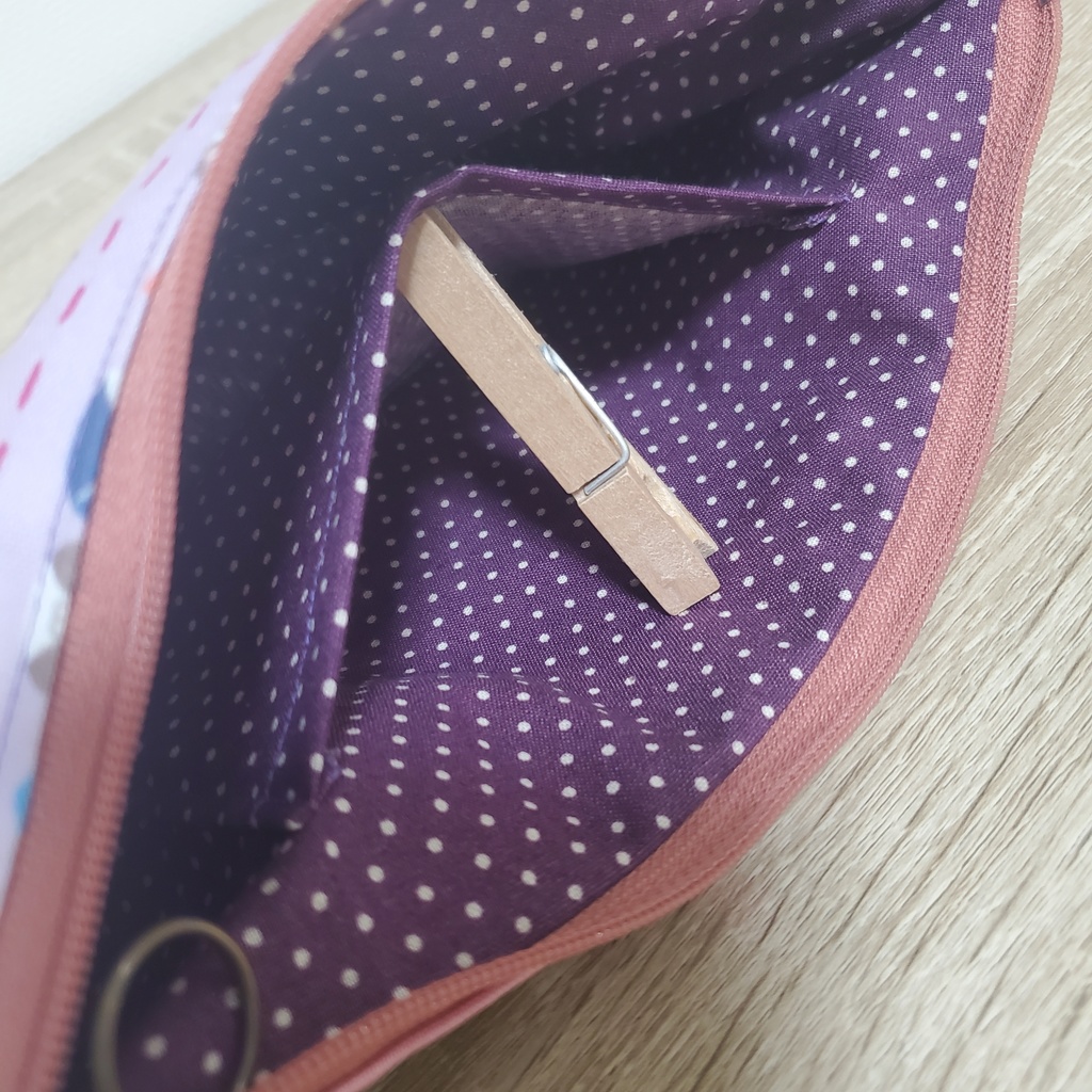 🐈25cmファスナーのポシェットにもできる2-WEYポーチ(紫)🍆🐬送料込み