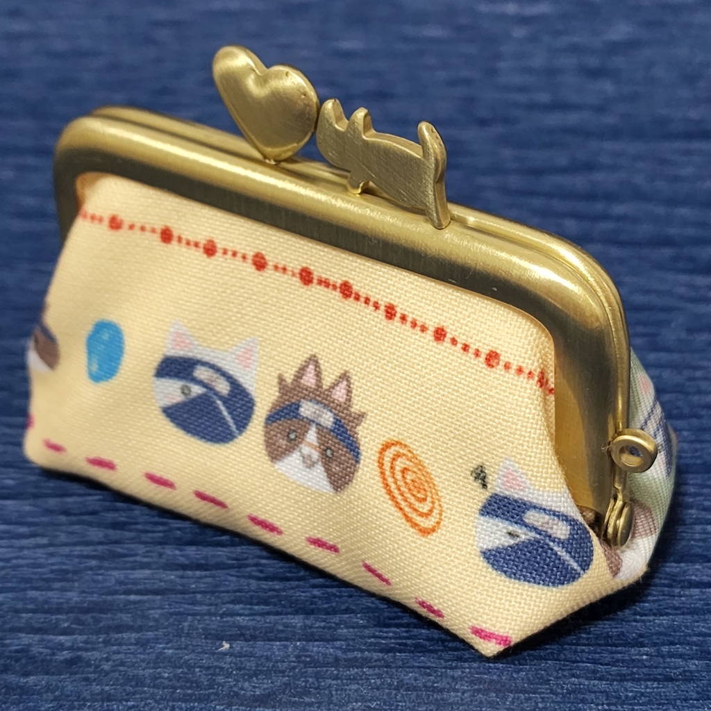 Ｂ級品★ﾈｺﾁｬﾝ🐈柄の7.5cm/角型のがま口