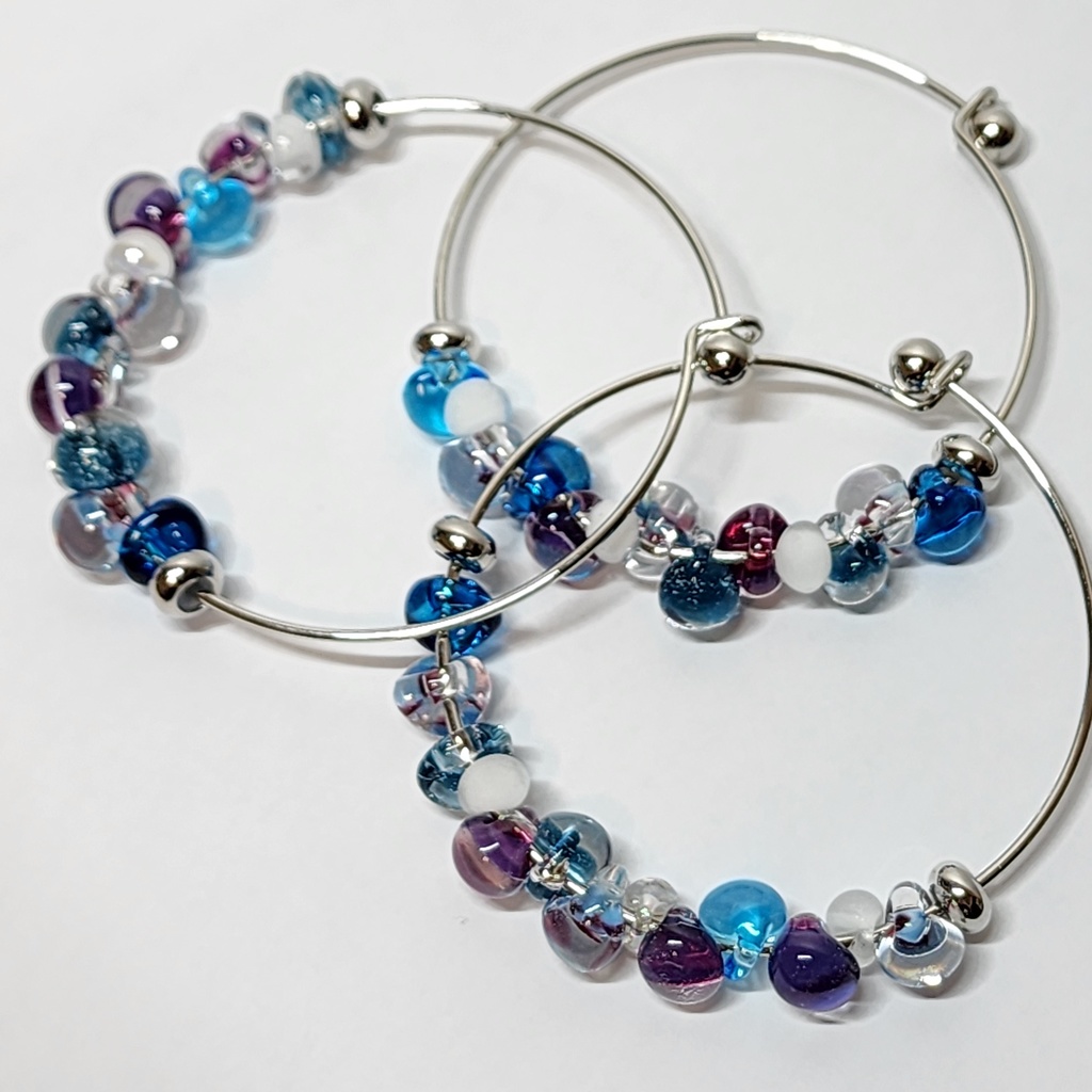 🍆🐬ティアドロップビーズのブレスレット