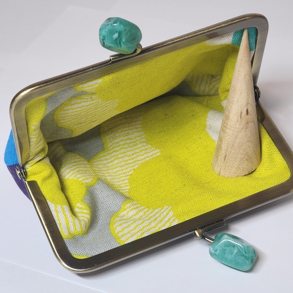 🍆🐬概念のがま口ガチャ