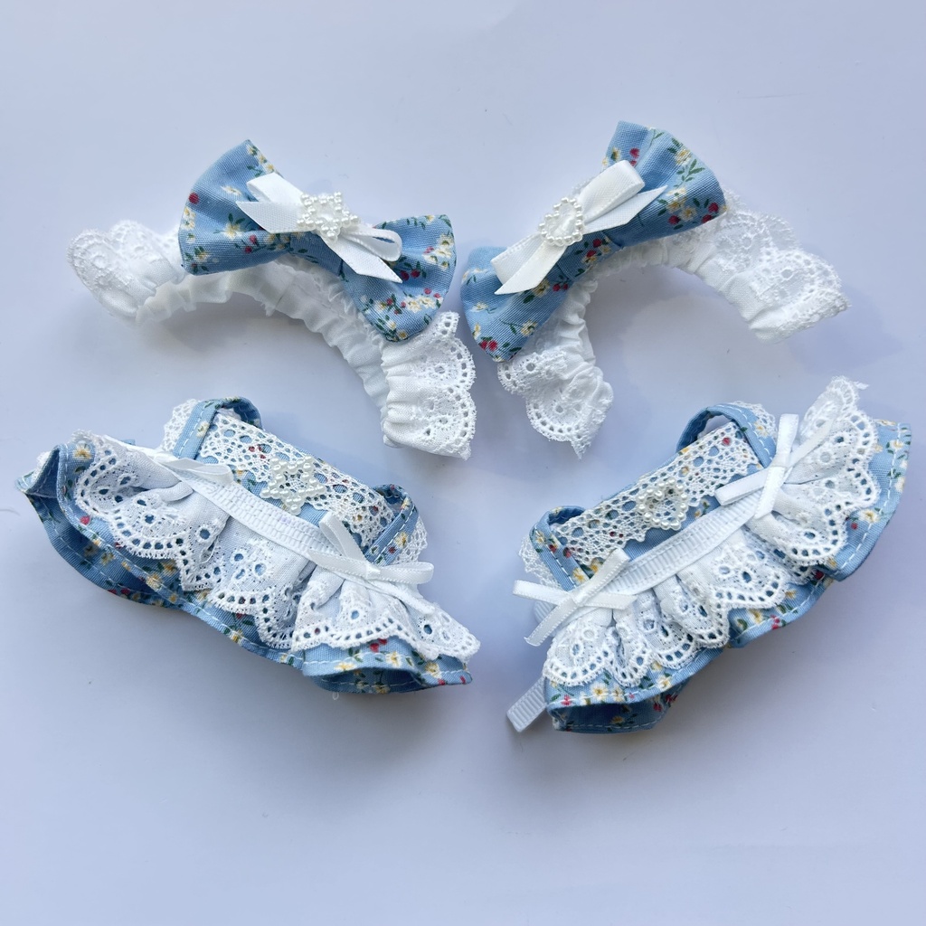 【汎用サイズ】ぬい服 正統派メイド風エプロンドレス（アンティーク花柄 水色・腰リボン仕様） 10cm 11cm 12cm対応