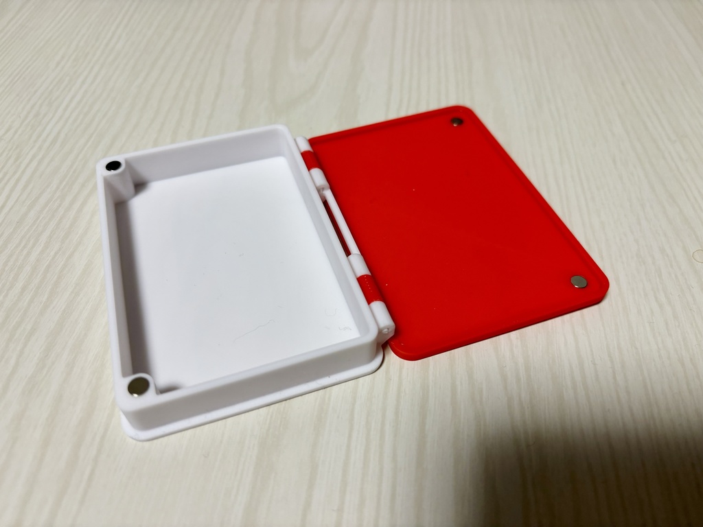 ストレージの隙間に収まるカウンターケース