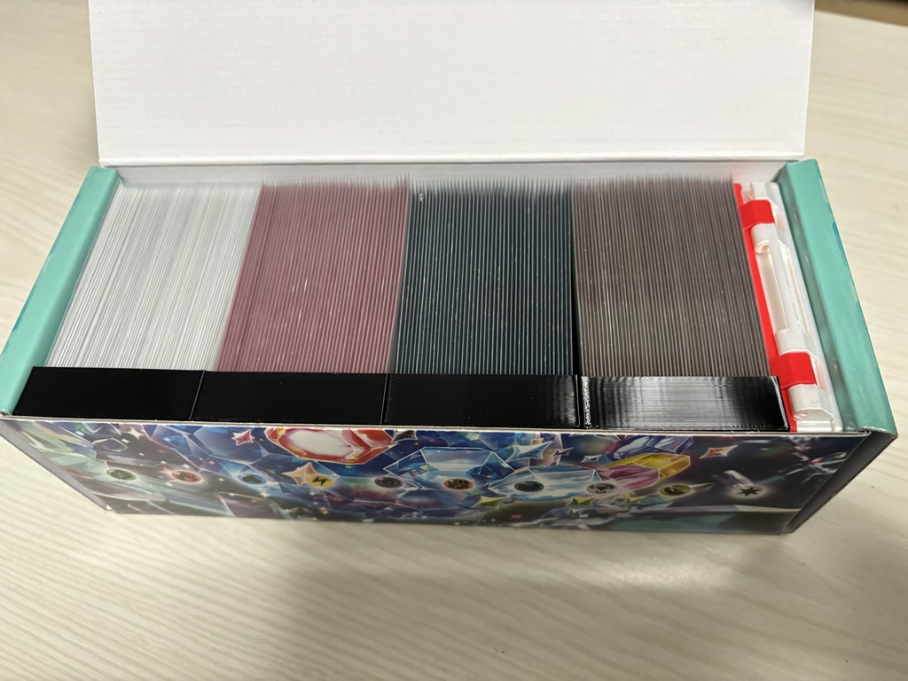 ストレージの隙間に収まるカウンターケース