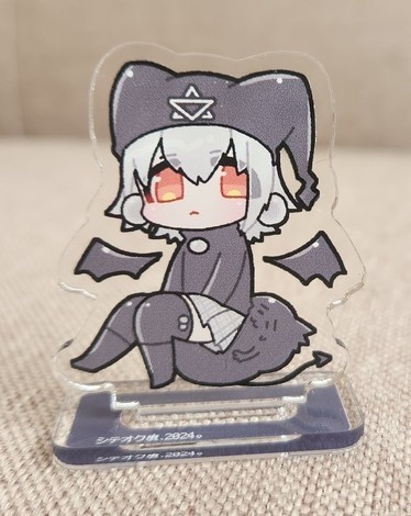 何かwizまゆら アクリルスタンド