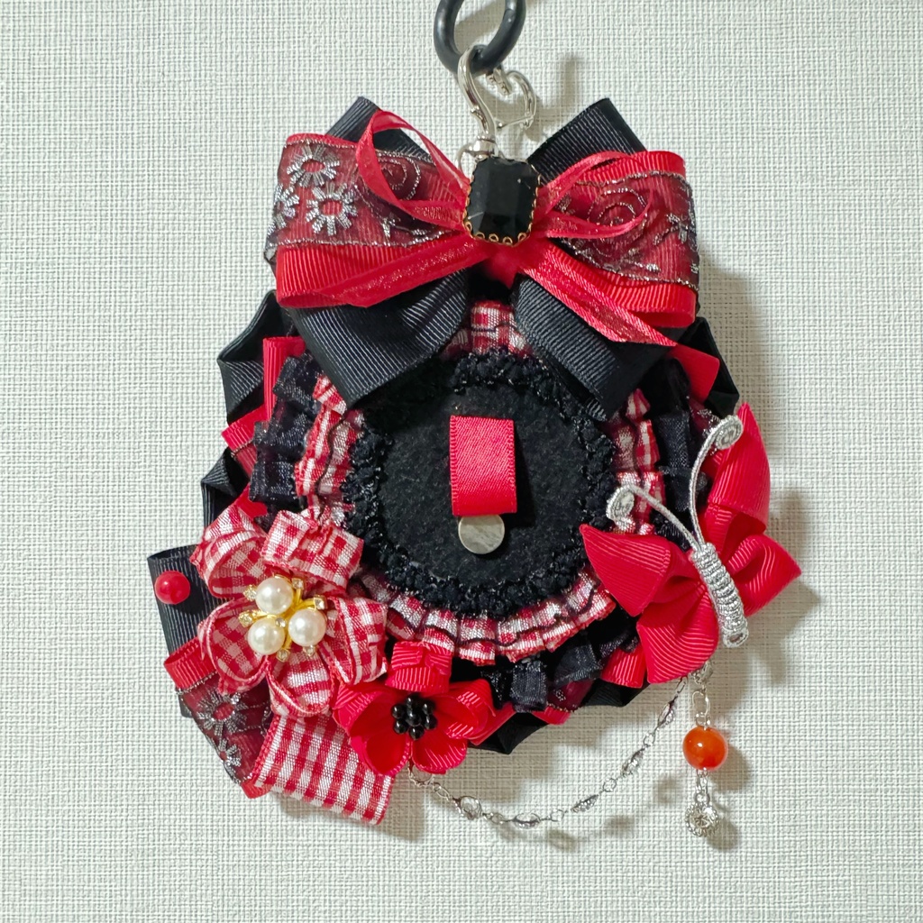 【痛ロゼット】57mm缶バッジ 黒 紅色 朱色 ゴールド 花