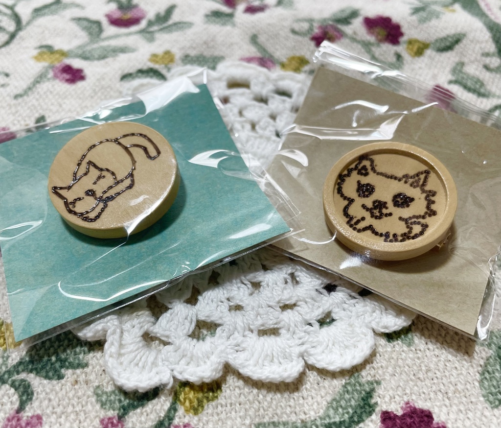 木製犬猫ブローチ(2点セット)1