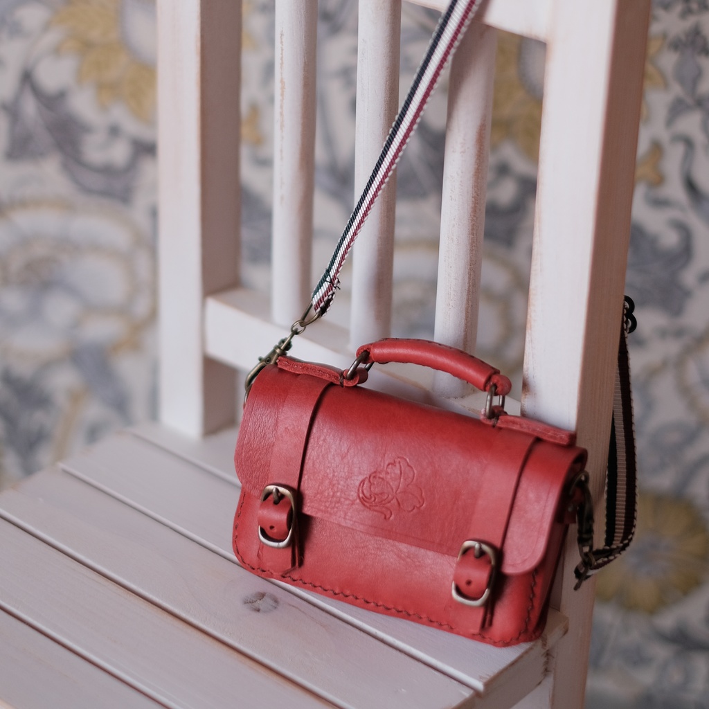 レザーサッチェルバッグ