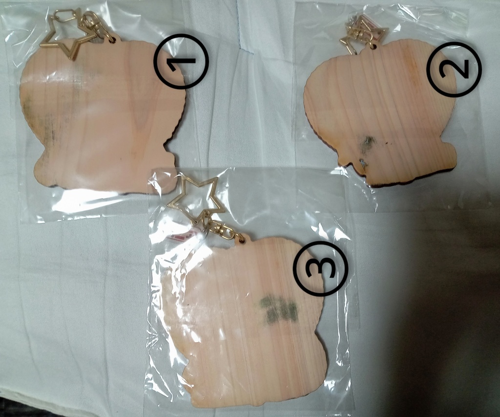 【ワケあり】チノちゃん木製キーホルダー