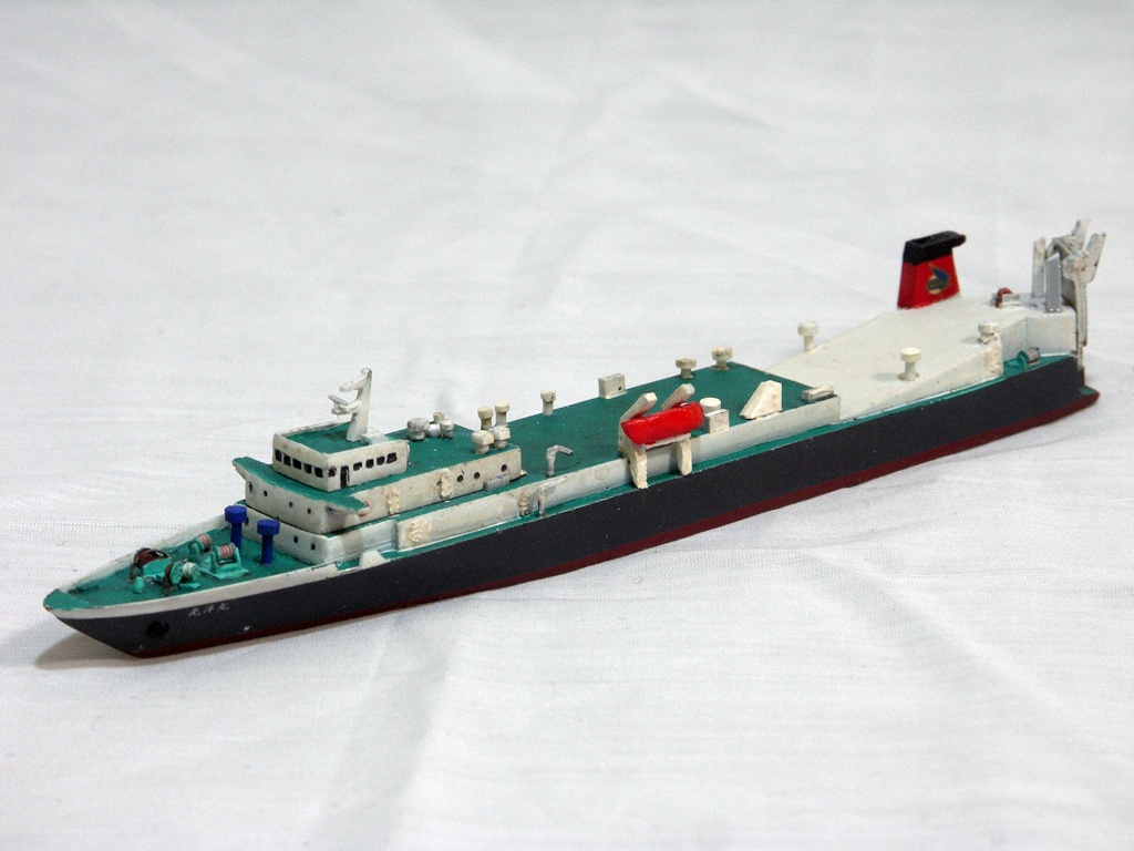 内航貨物船「1500GT型RORO貨物船」1/700《商船/客船 11》