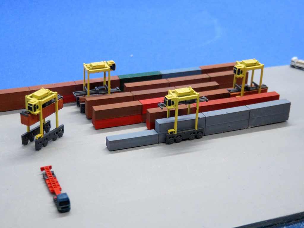 《商船/客船EX13》車両「ストラドルキャリア」1/700