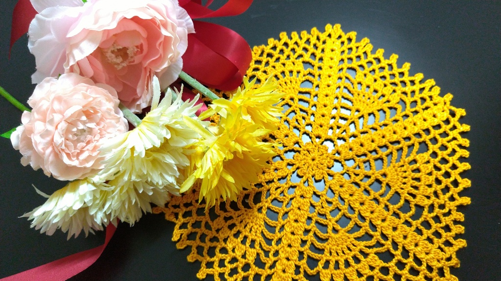 レース編みドイリー　六角形