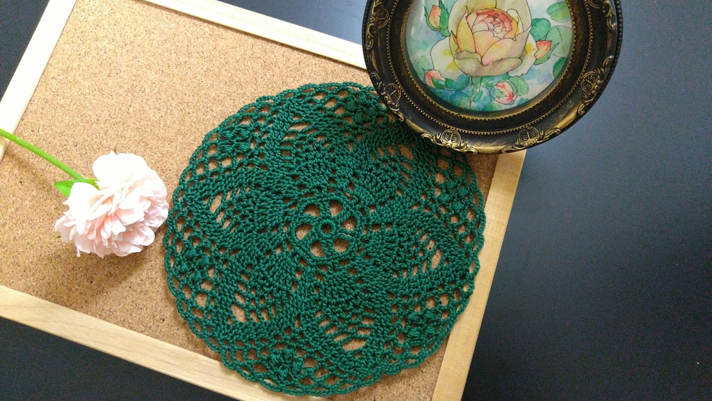 レース編みドイリー　お揃いのそのに