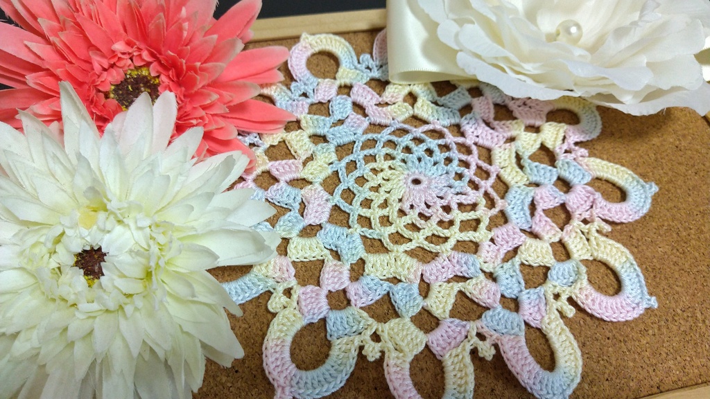 レース編みドイリー　ゆめかわ