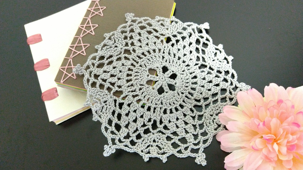 レース編み•お花のドイリー•ハンドメイド 529
