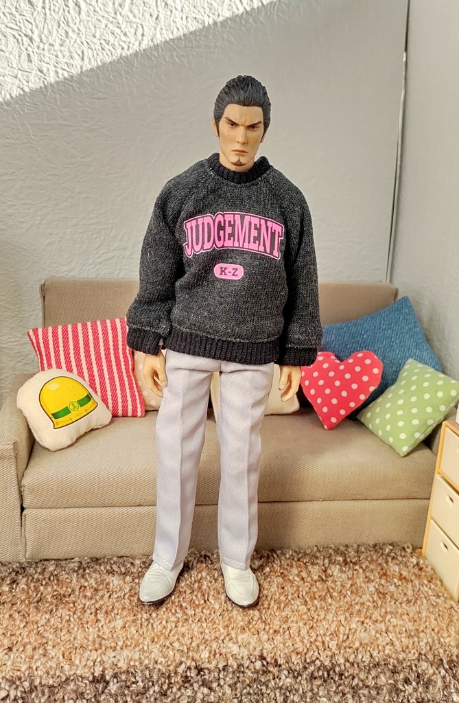 桐生一馬&真島吾朗フィギュア用ラグラントレーナ・ジャッジメントカズ君バージョン(黒&ピンク)