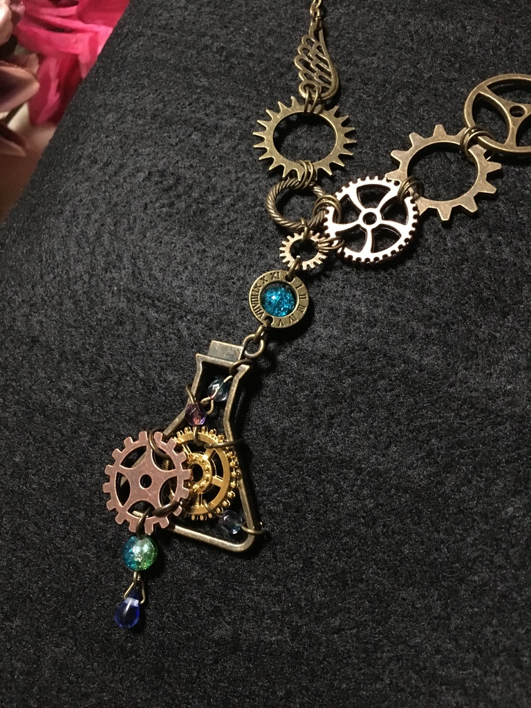三角フラスコと歯車のネックレス（蒼）