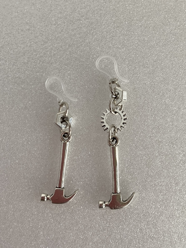 工具耳飾り