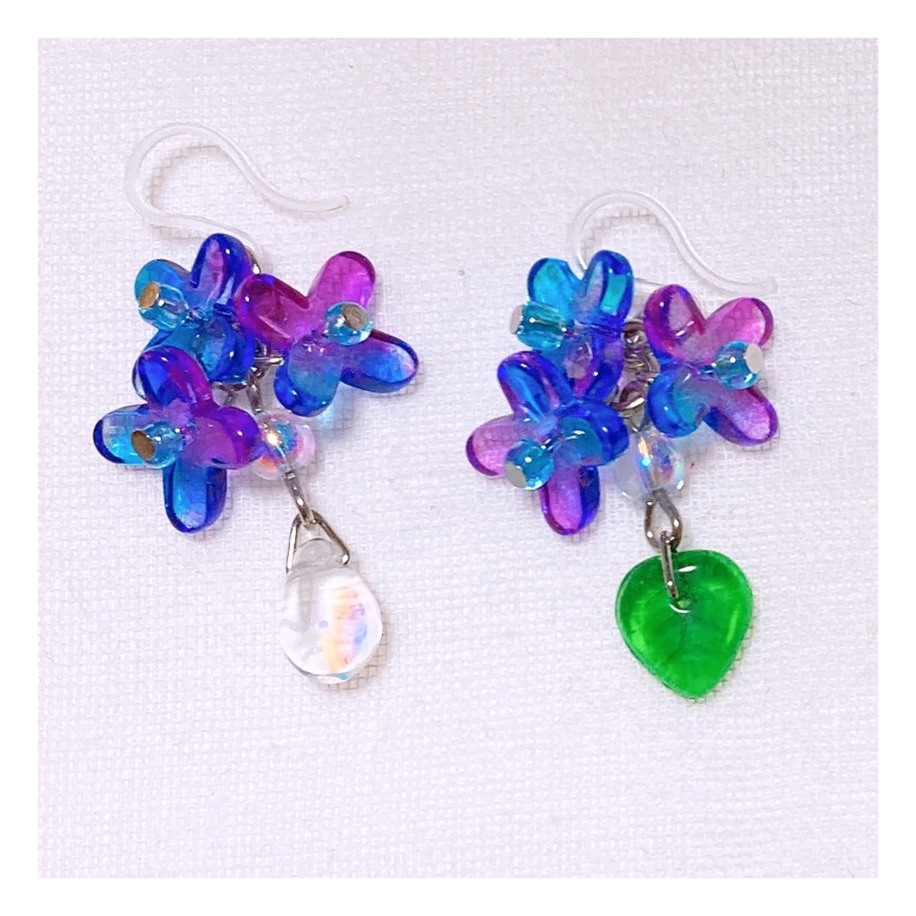 小さい花 耳飾り