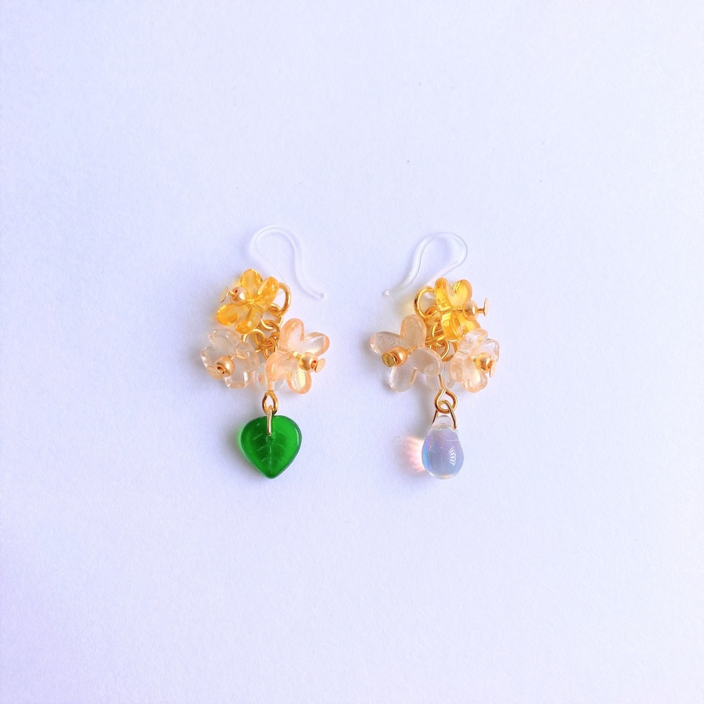 小さい花 耳飾り(金木犀)
