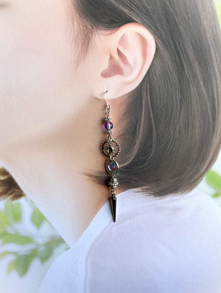 蝶と歯車の耳飾り (空の雫)