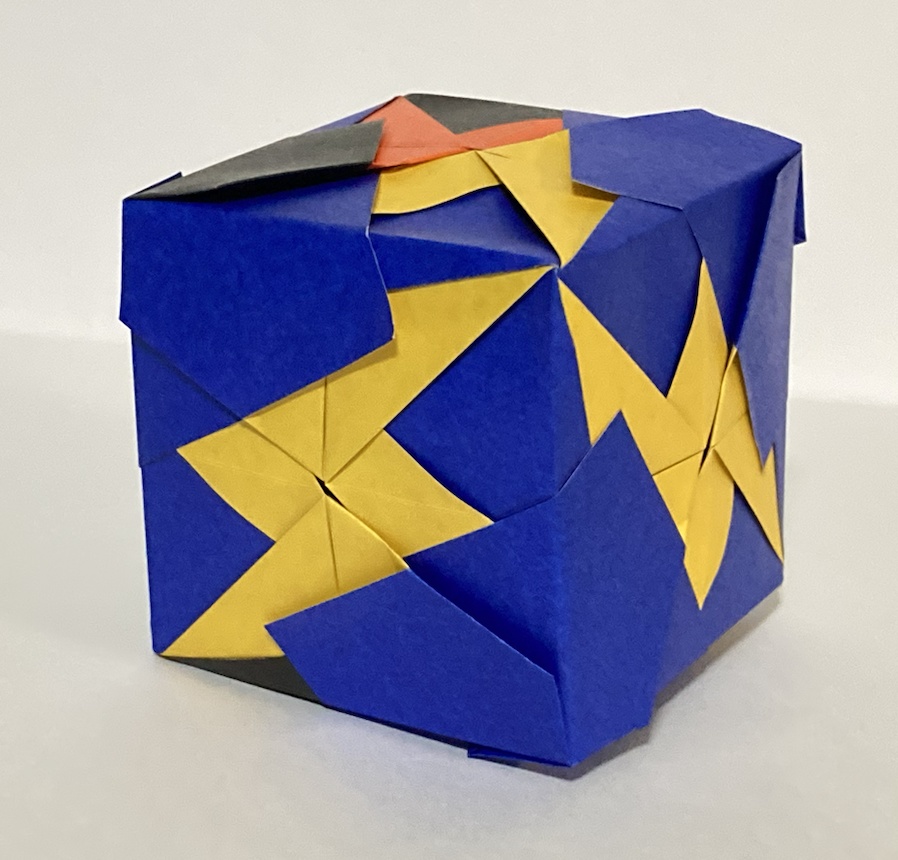 無料公開折図「菱に稲妻紋の立方体」