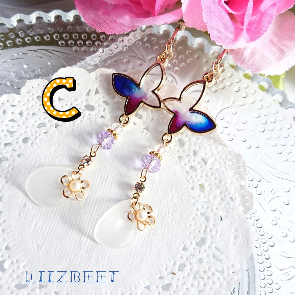 夢見る蝶々のイヤリング ゴールド