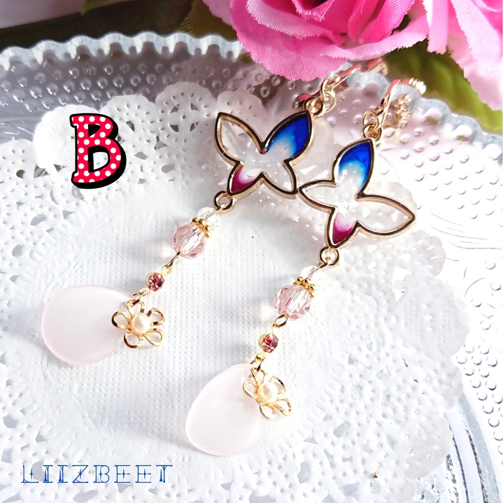 夢見る蝶々のイヤリング ゴールド