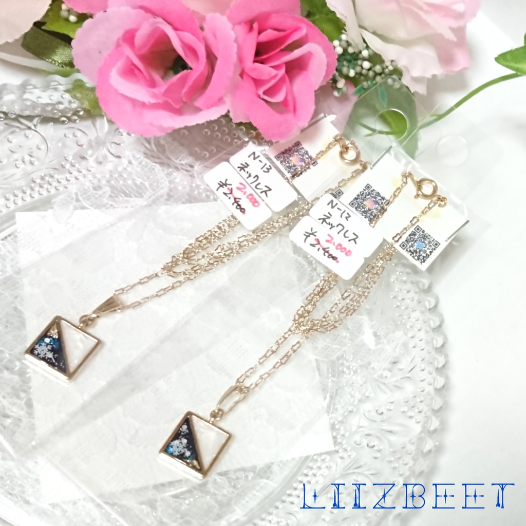 冬のスクエアネックレス Liizbeet Booth