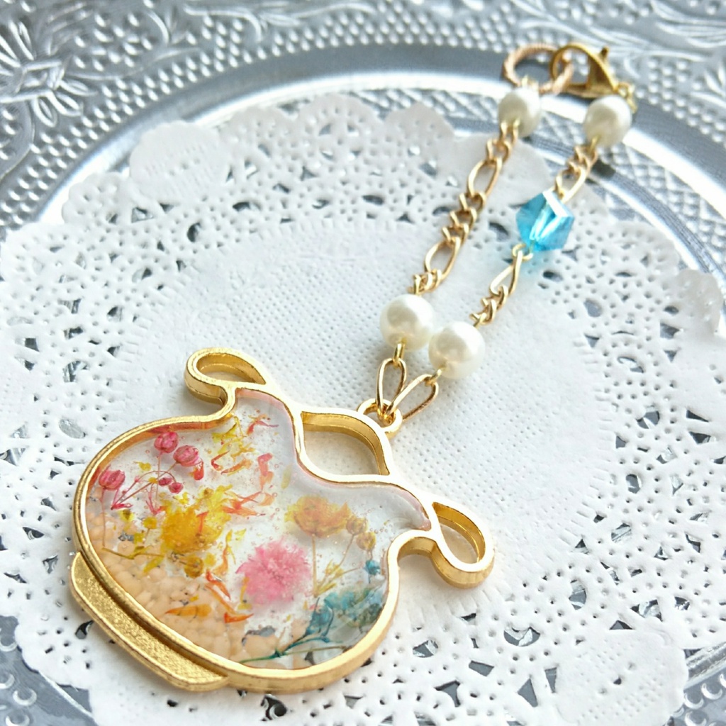 金魚鉢のバックチャーム