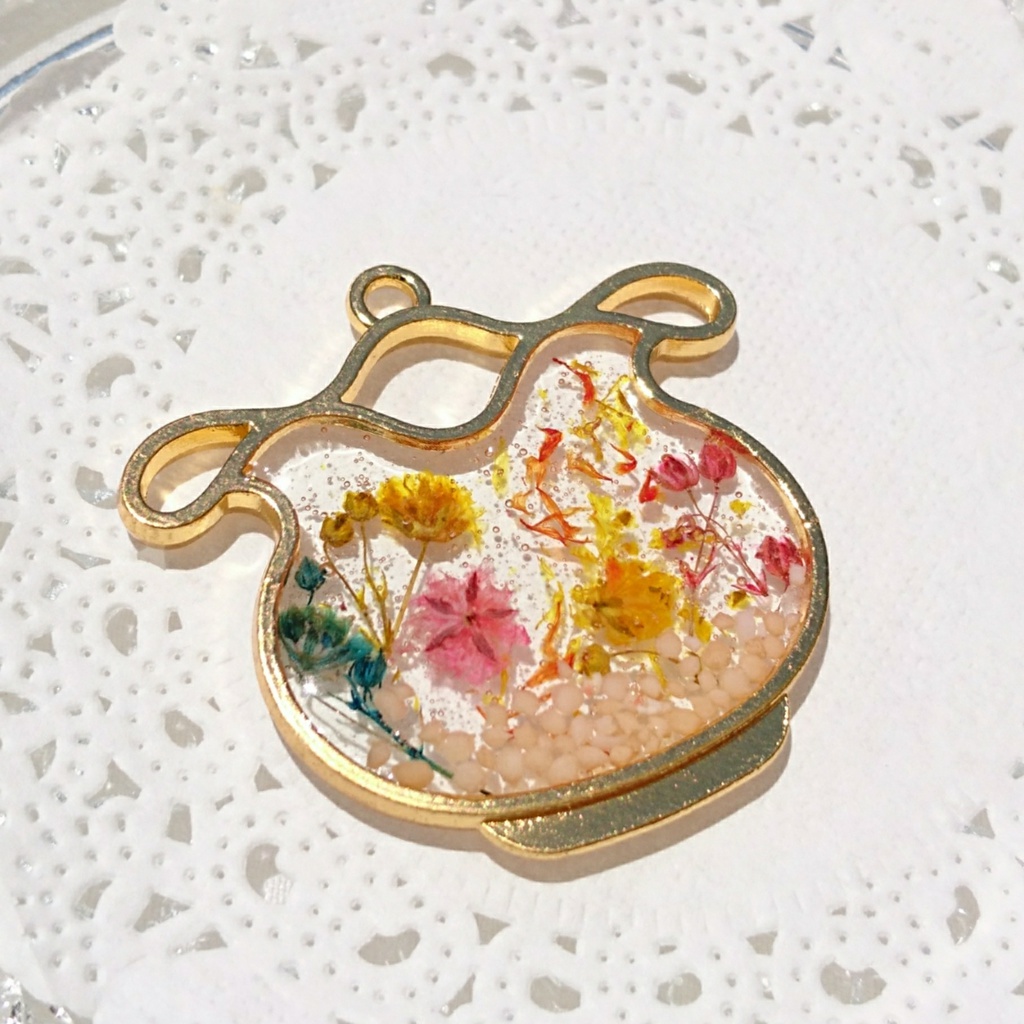 金魚鉢のバックチャーム