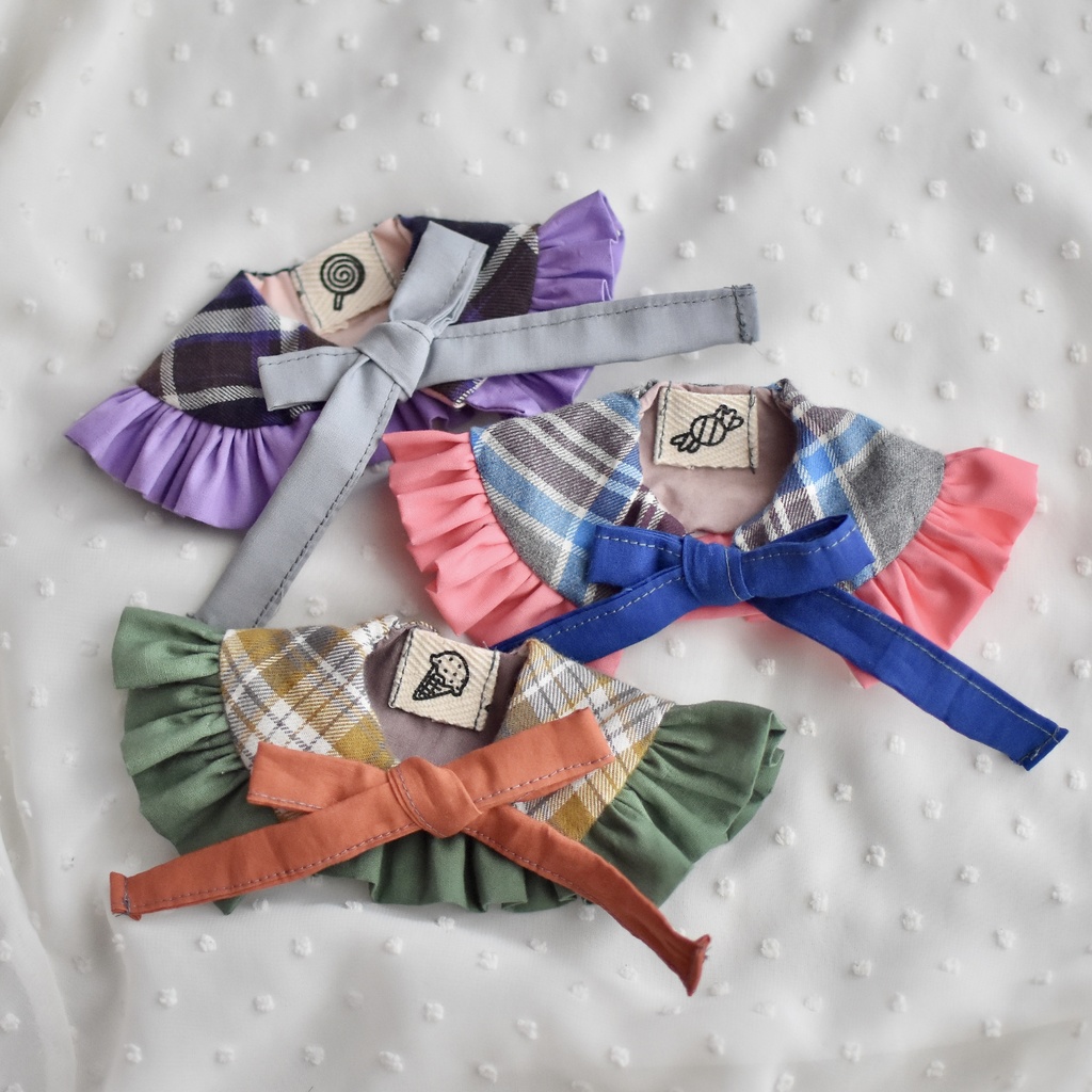 おおきなリボンのフリルつけ襟