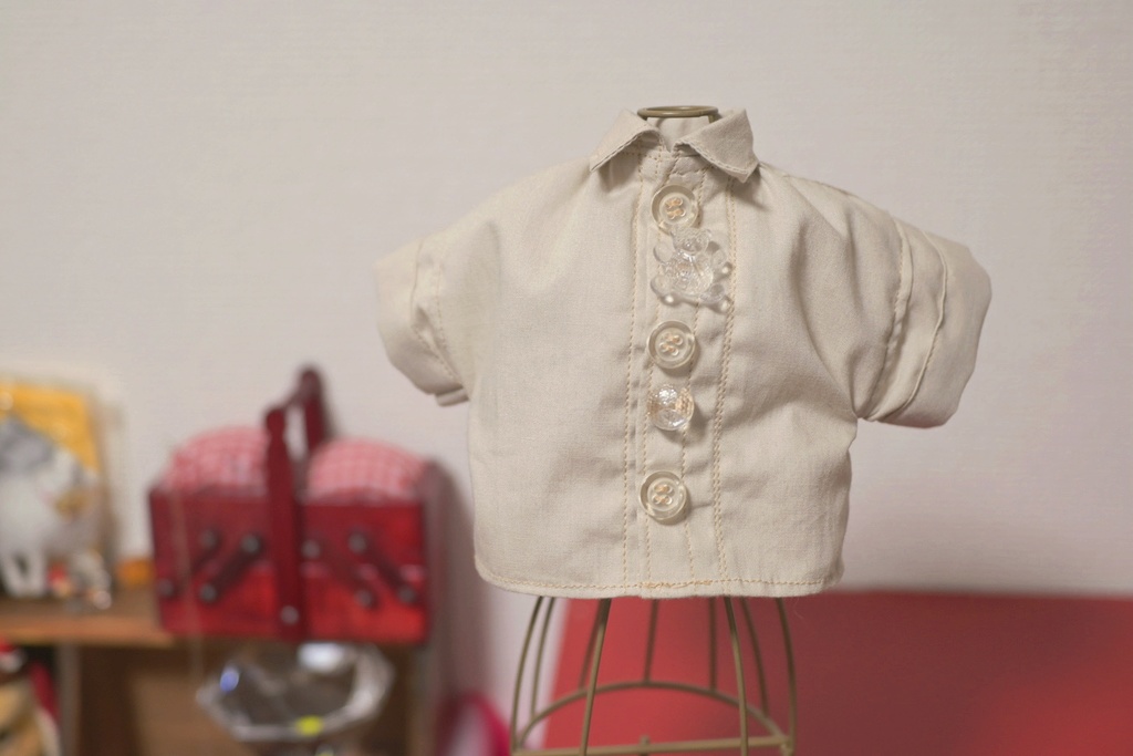 ワンコイン❤︎シンプル✴︎ベージュ×シャツ